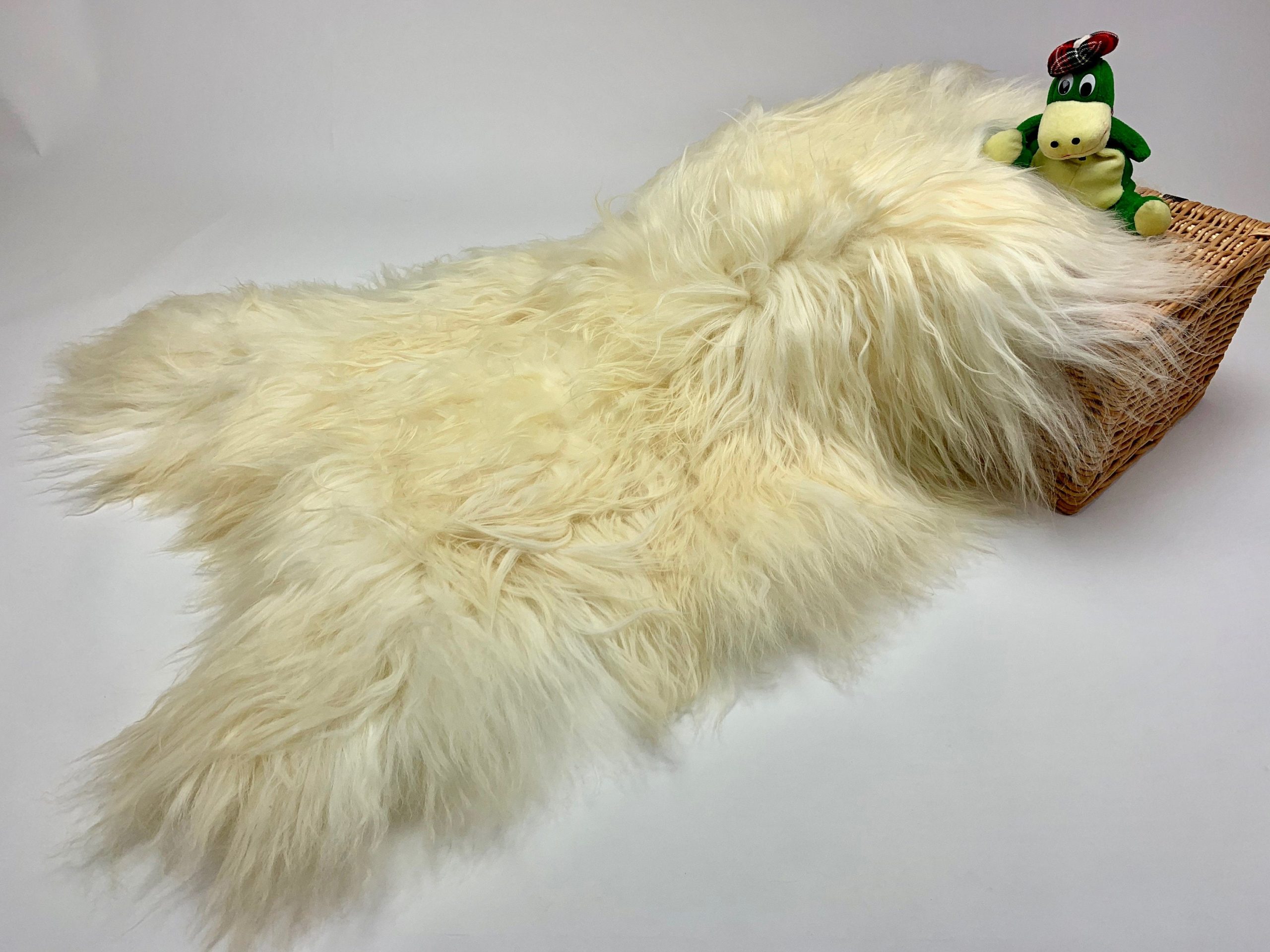 White / Ivory Icelandic Sheepskin rug fur 100 Natural Wool Long Fur