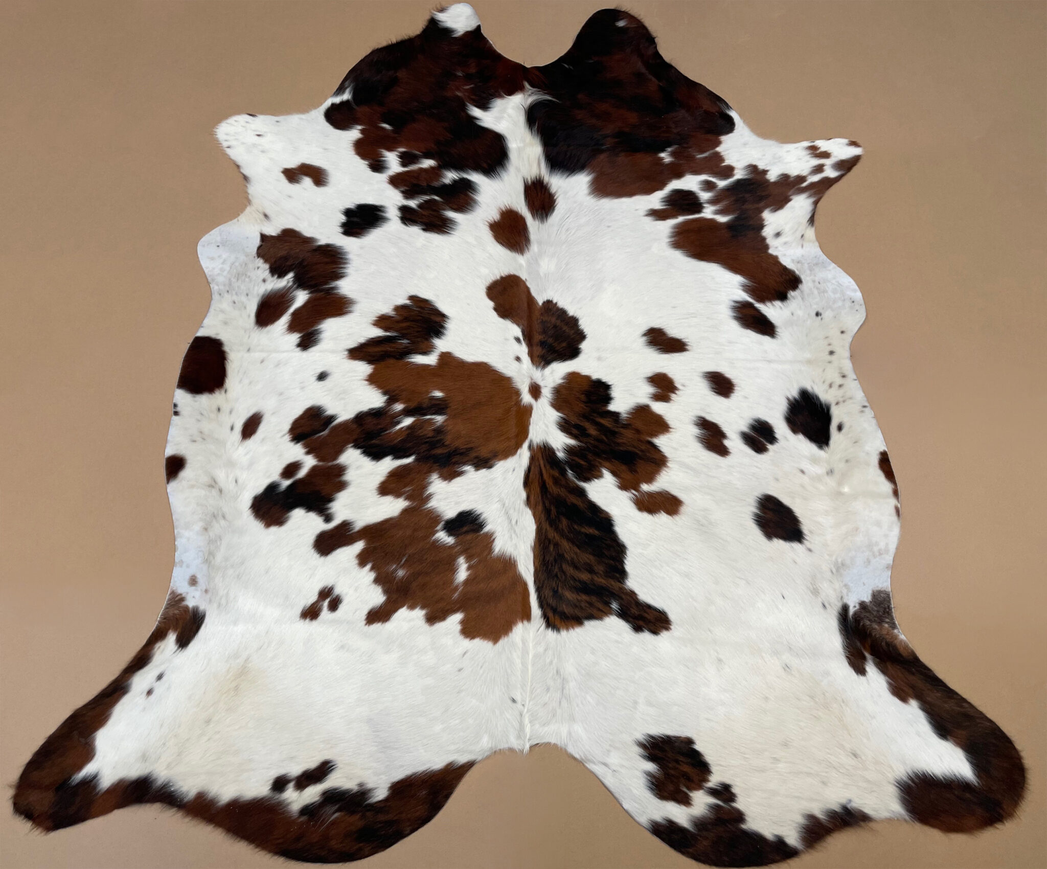 XXL 7 ft x 6.7 ft Brown & White Cowhide rug 100 Natural C202142 Sheeprug