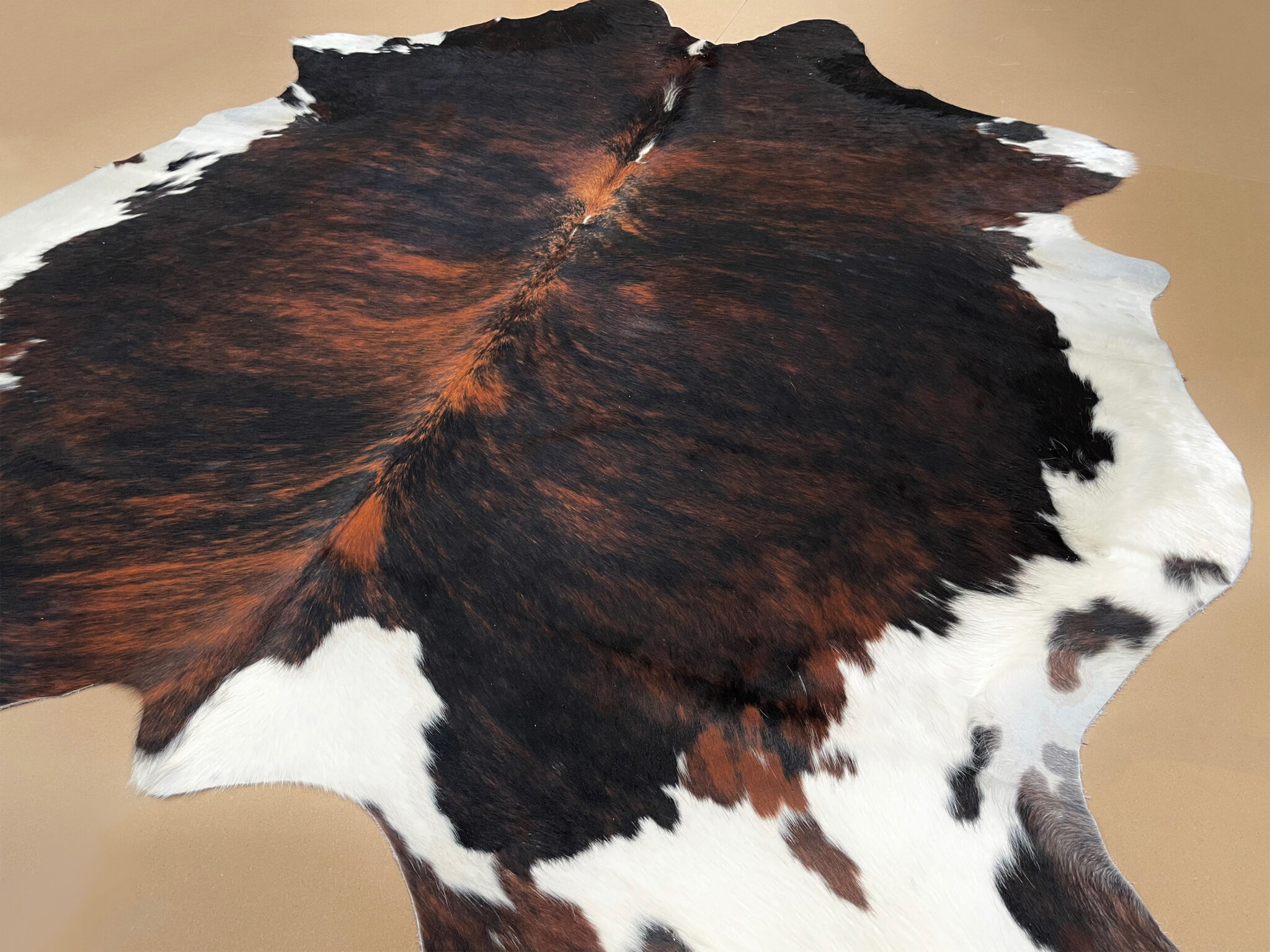 XXL 7.2 ft x 7.2 ft Brown & White Cowhide rug 100 Natural C202144