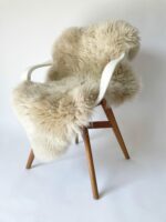 Oyster Sheepskin rug 100% Natural Wool Made of New Zealand Sheep - Image 2