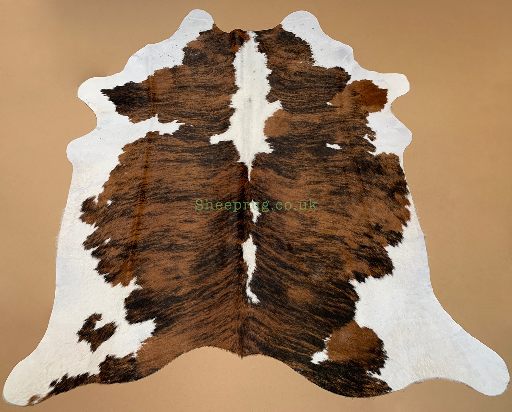 XXL 7.2 ft x 6 ft / 220cm x 182cm Brown & White Cowhide rug 100