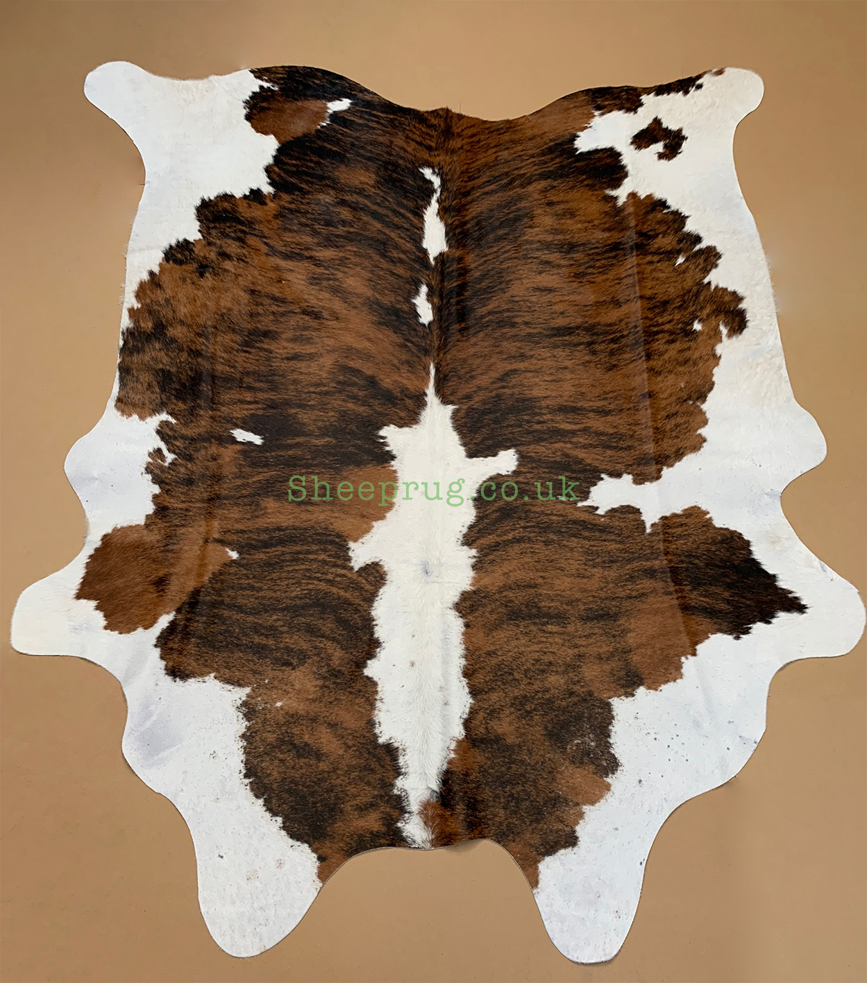 XXL 7.2 ft x 6 ft / 220cm x 182cm Brown & White Cowhide rug 100